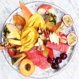 Large fruit plate (FOR 4 PEOPLE)